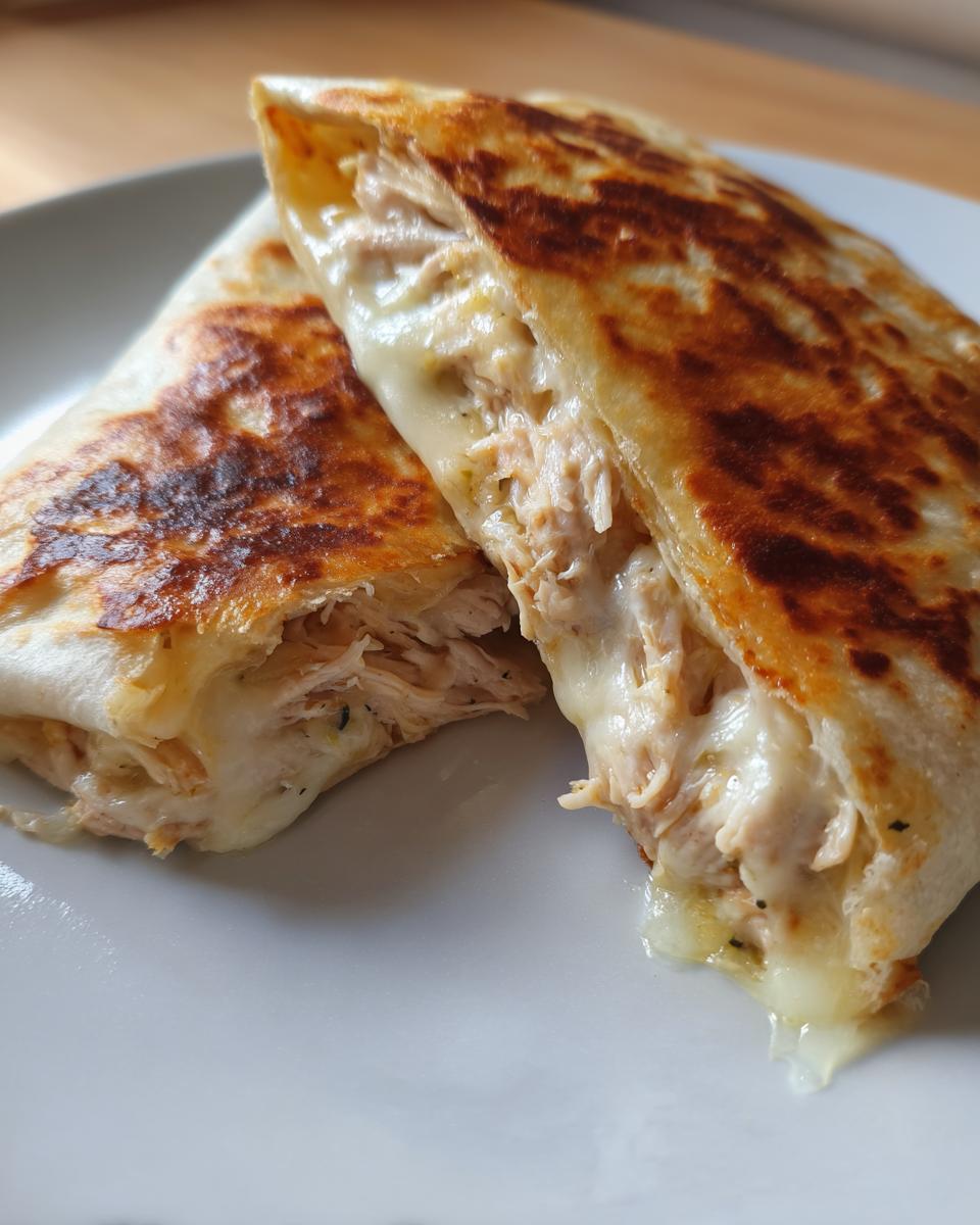 Cheesy Garlic Chicken Wraps - detail 3