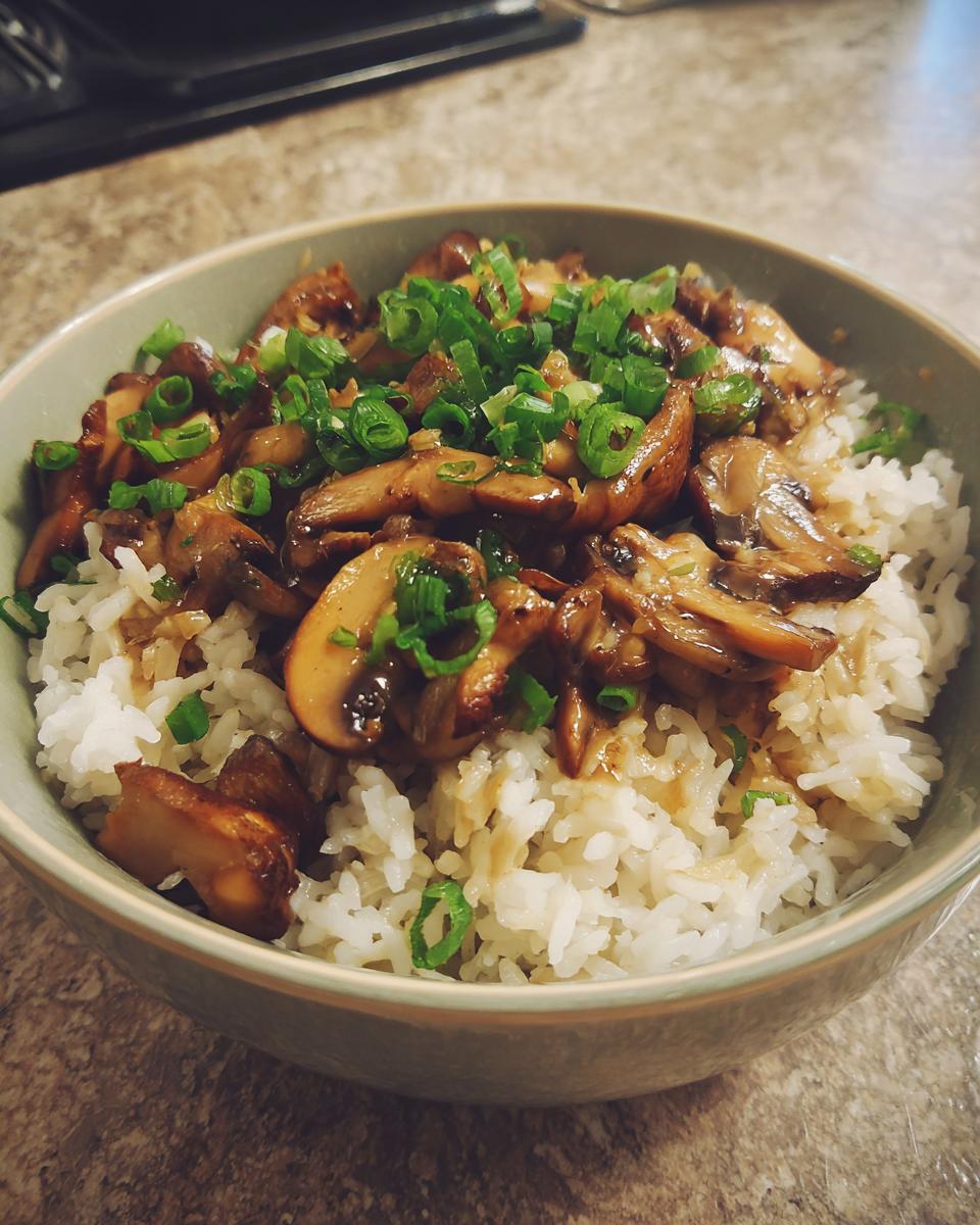 One-Pot Soy Sayce Mushroom Rice - detail 2
