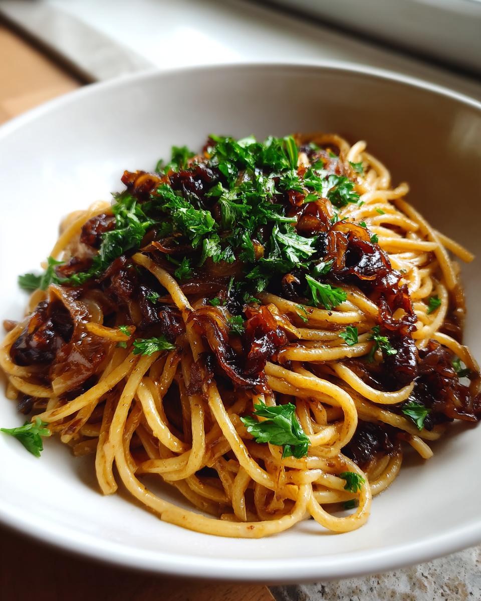 Vegan Caramelized Onion Pasta - detail 2
