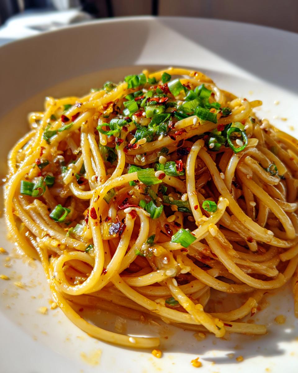 Vegan Garlic Noodles - detail 3